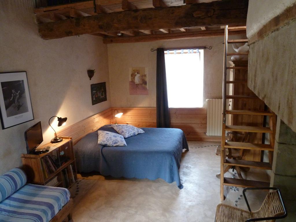 Bed and Breakfast Le Vieux Velo Chaptuzat Exteriér fotografie