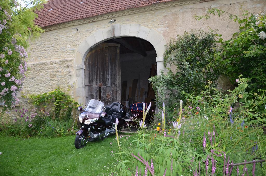 Bed and Breakfast Le Vieux Velo Chaptuzat Exteriér fotografie